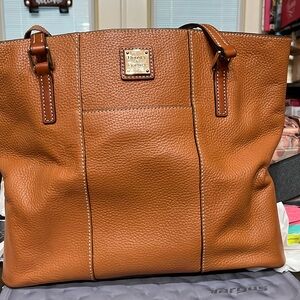 Dooney & Burke pebble leather large Lexington